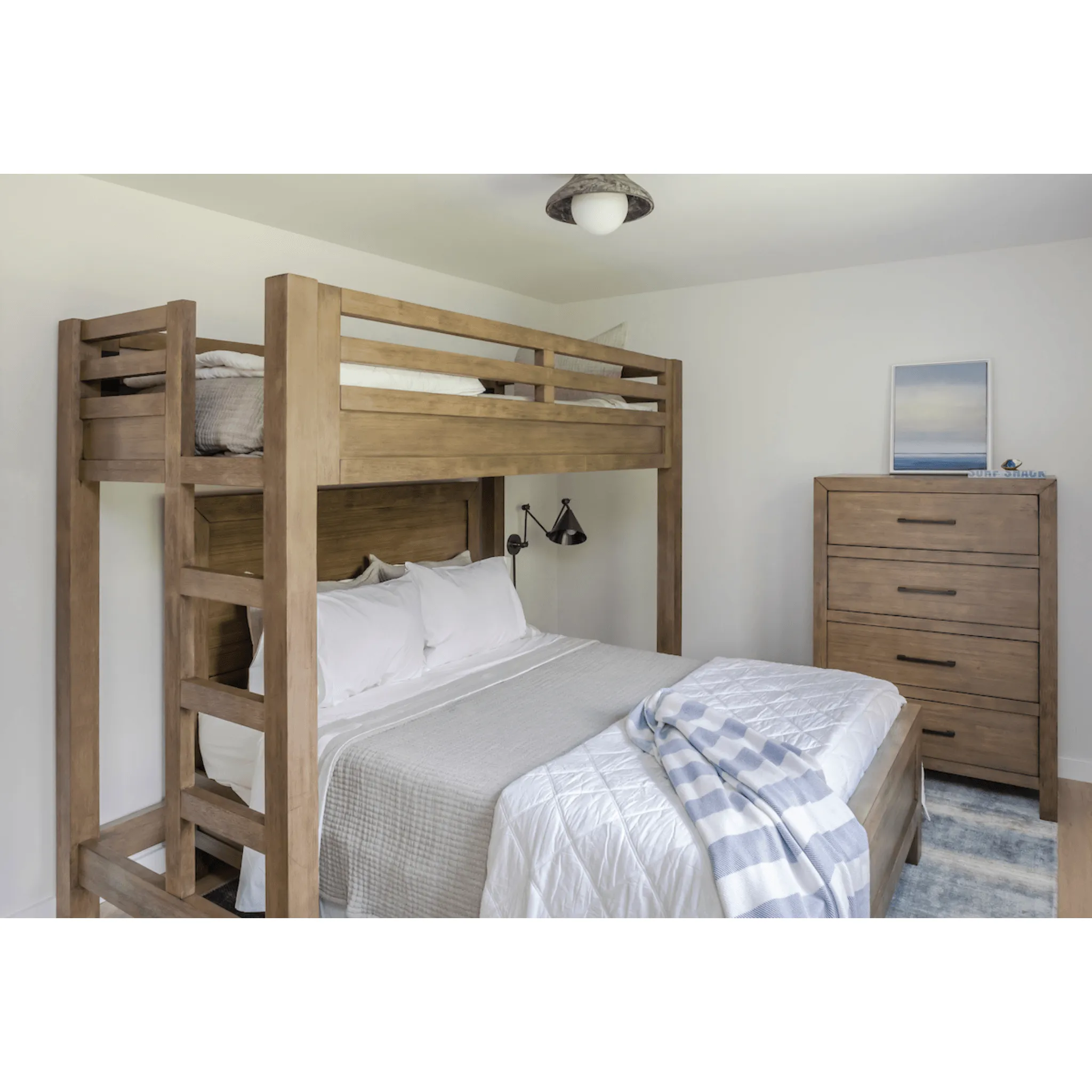 Hamilton Canopy Bed with Queen Bed Vintage Smoke Finish