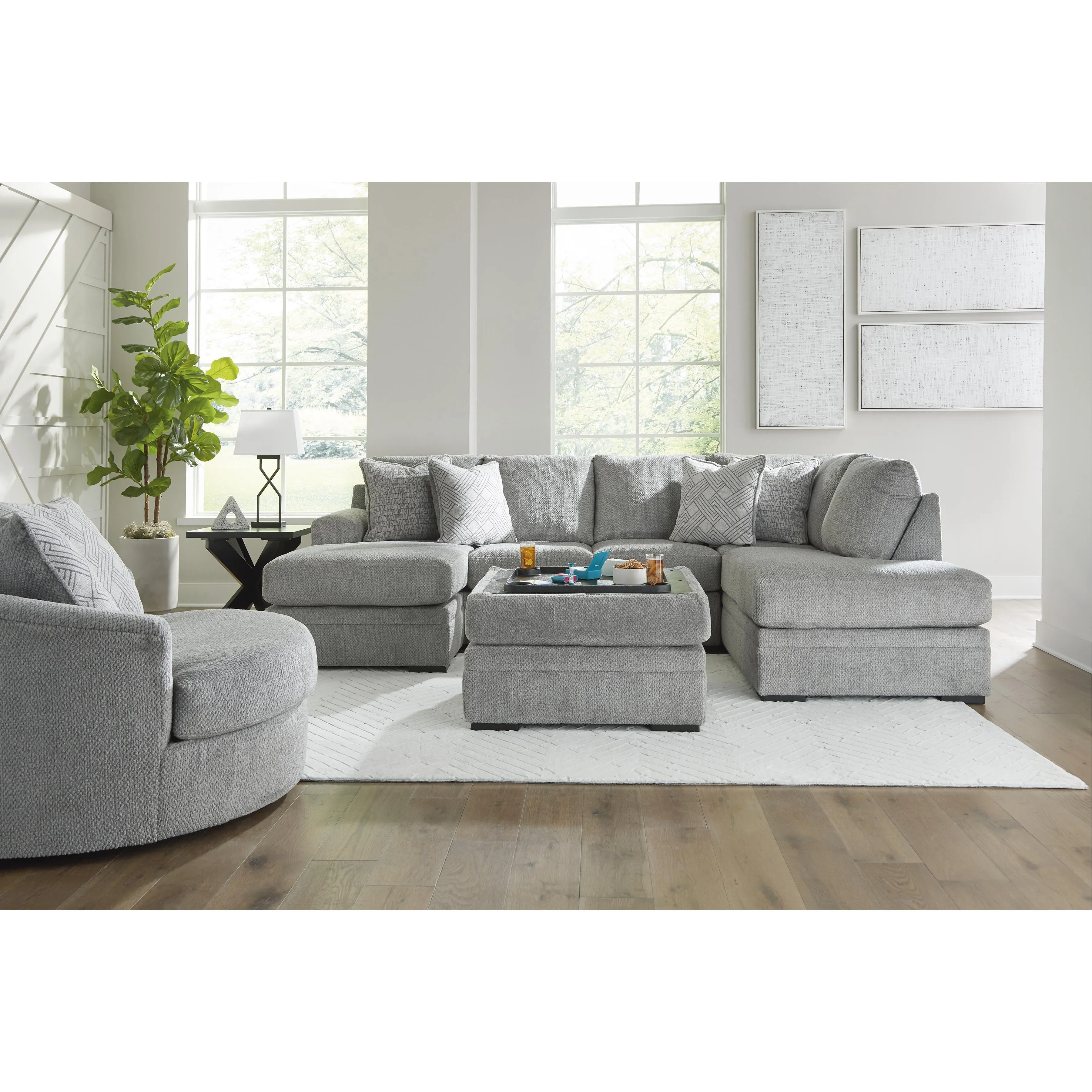 Signature Design by Ashley Casselbury Fabric Storage Ottoman 5290611