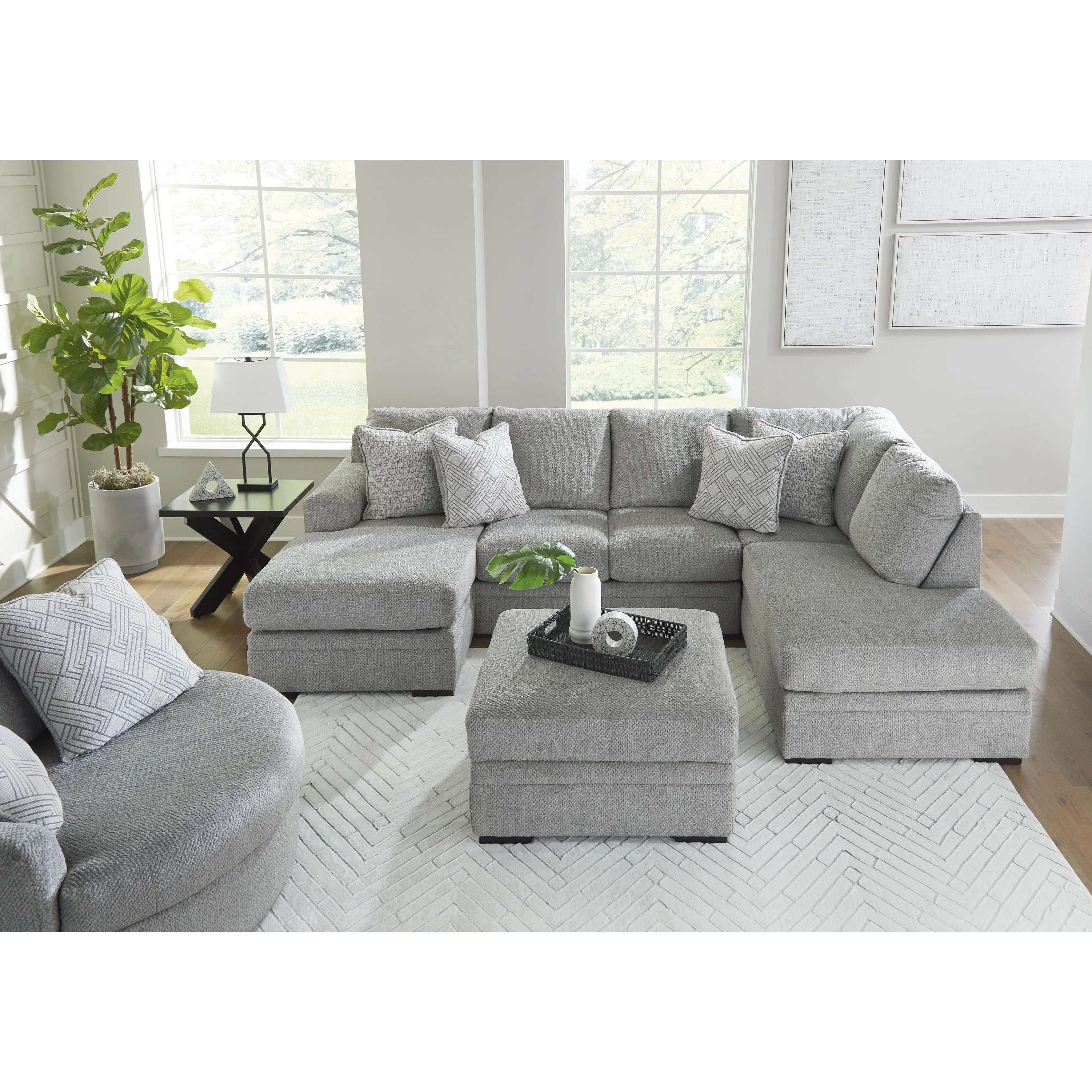 Signature Design by Ashley Casselbury Fabric Storage Ottoman 5290611