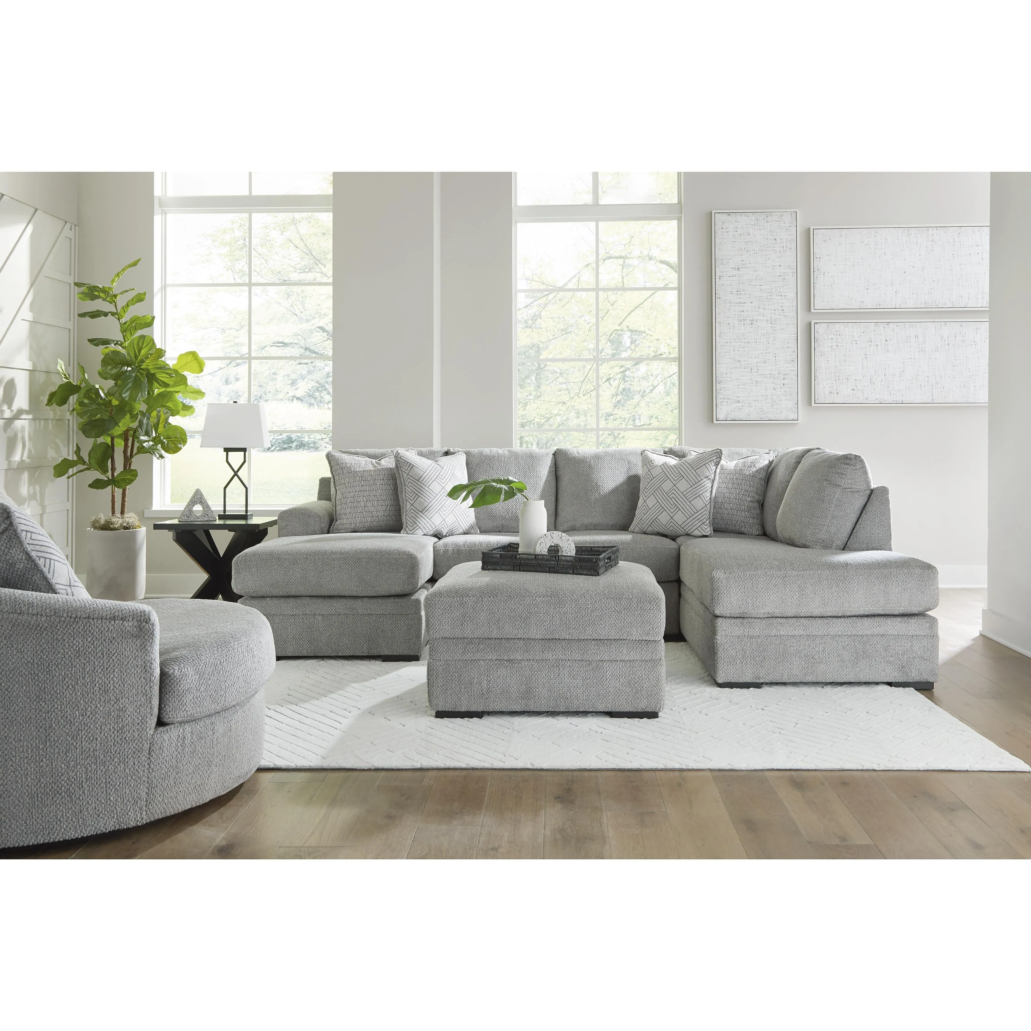 Signature Design by Ashley Casselbury Fabric Storage Ottoman 5290611