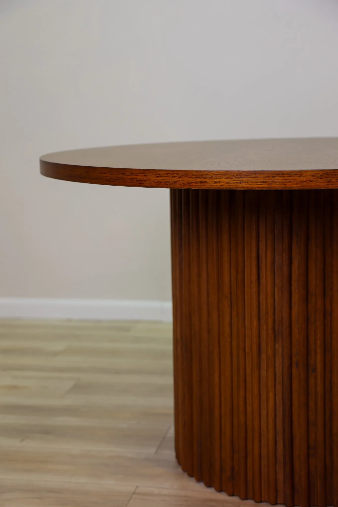 Turner 48" Round Dining Table