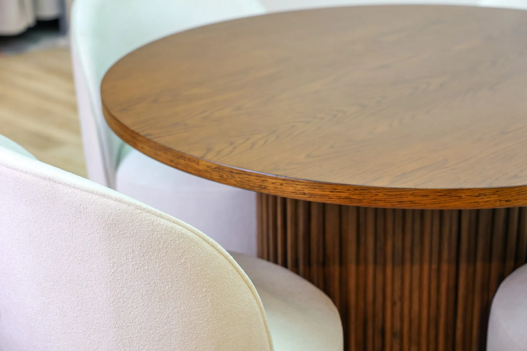 Turner 48" Round Dining Table